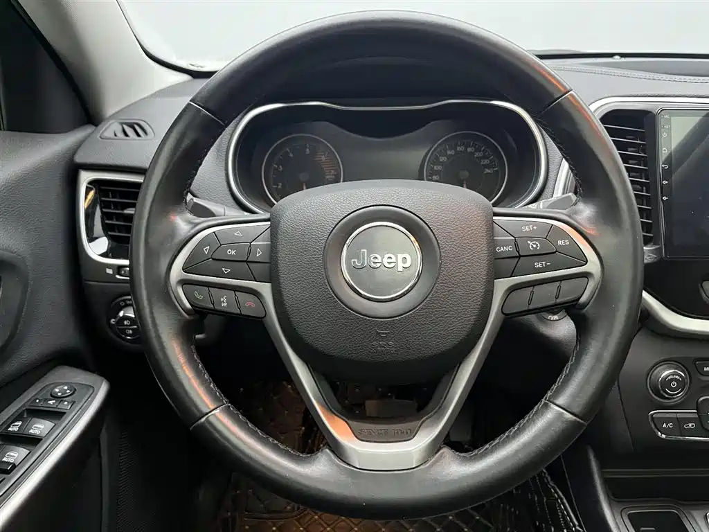 JEEP CHEROKEE 2019