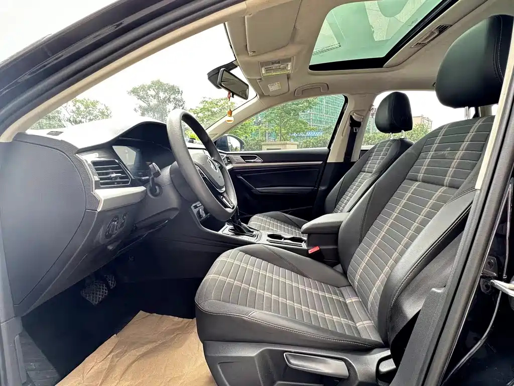 VOLKSWAGEN LAVIDA 2022