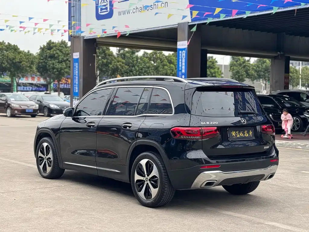 MERCEDES BENZ GLB 2023