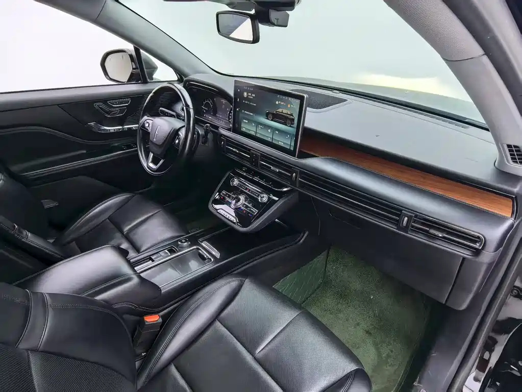 LINCOLN ADVENTURER 2021