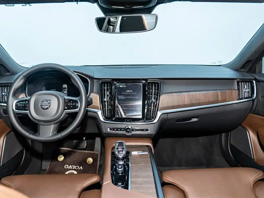 VOLVO S90 2024