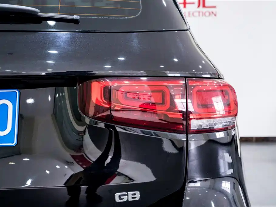 MERCEDES BENZ GLB 2021