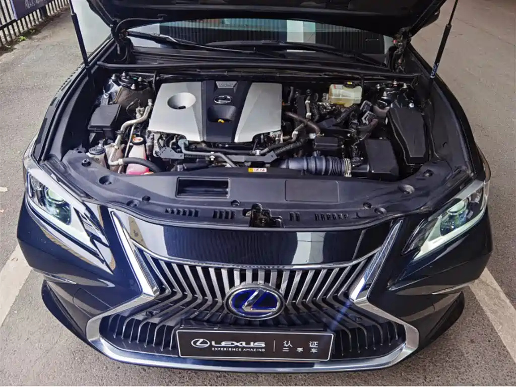 LEXUS ES 2020