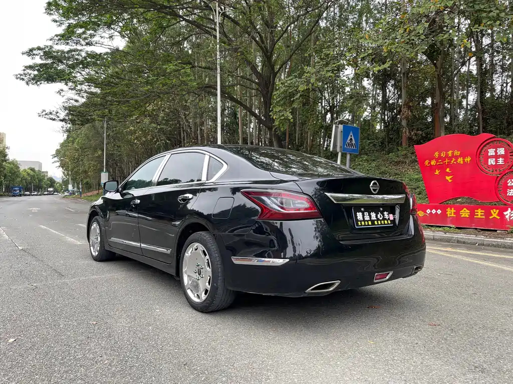 NISSAN TEANA 2015