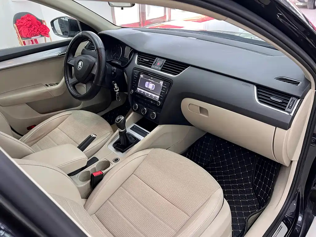 SKODA OCTAVIA 2014