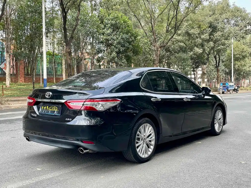 TOYOTA CAMRY 2019