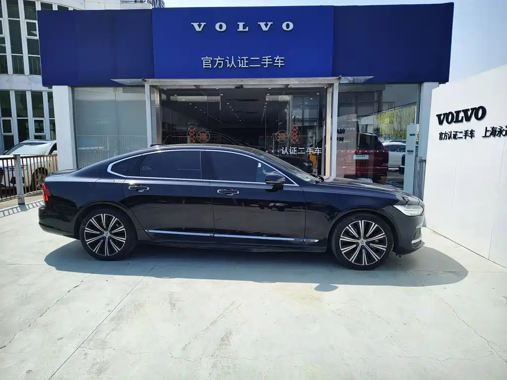 VOLVO S90 2022