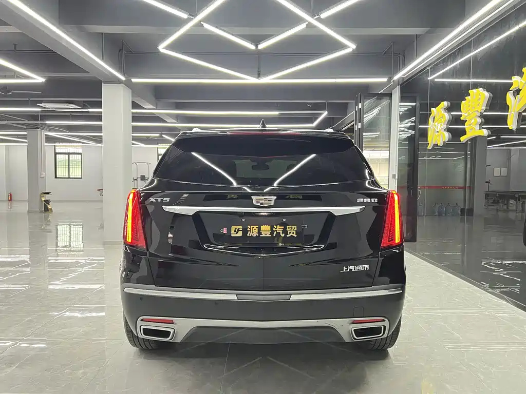 CADILLAC XT5 2021