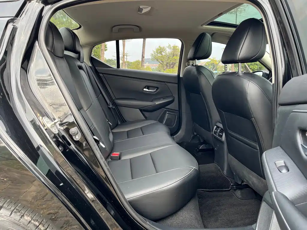 NISSAN SYLPHY 2020