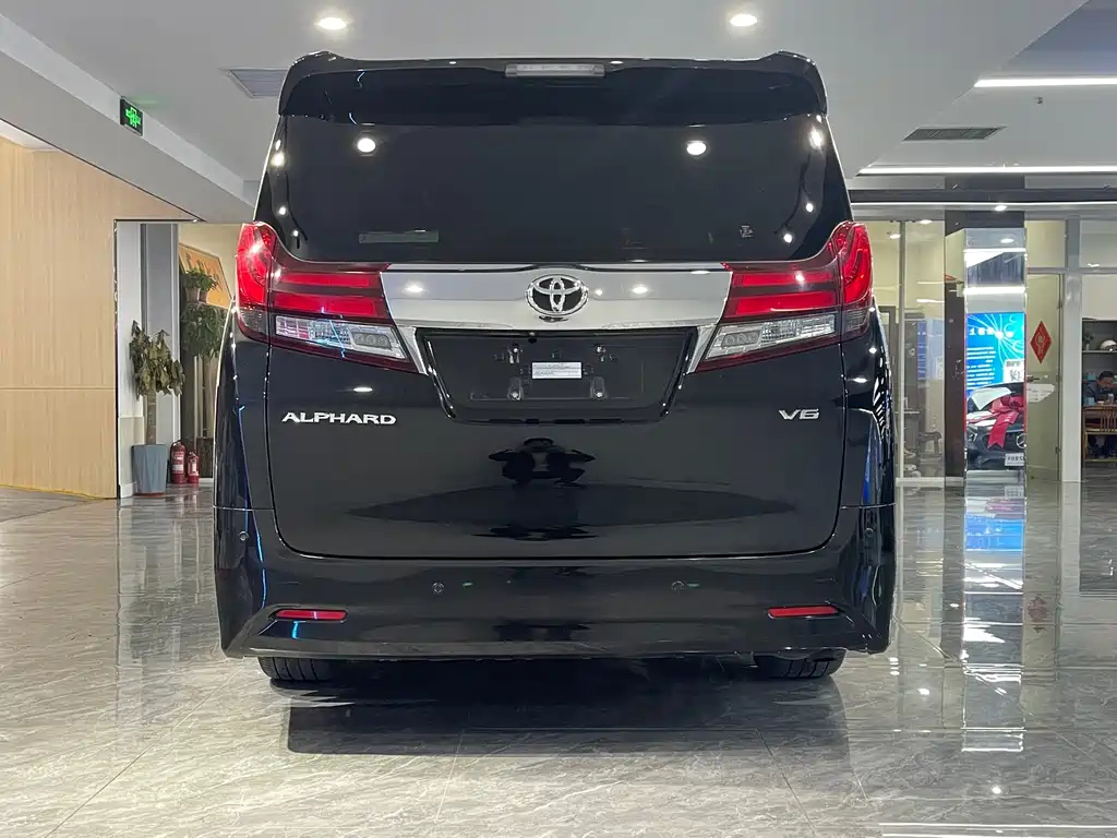 TOYOTA ALPHARD 2018