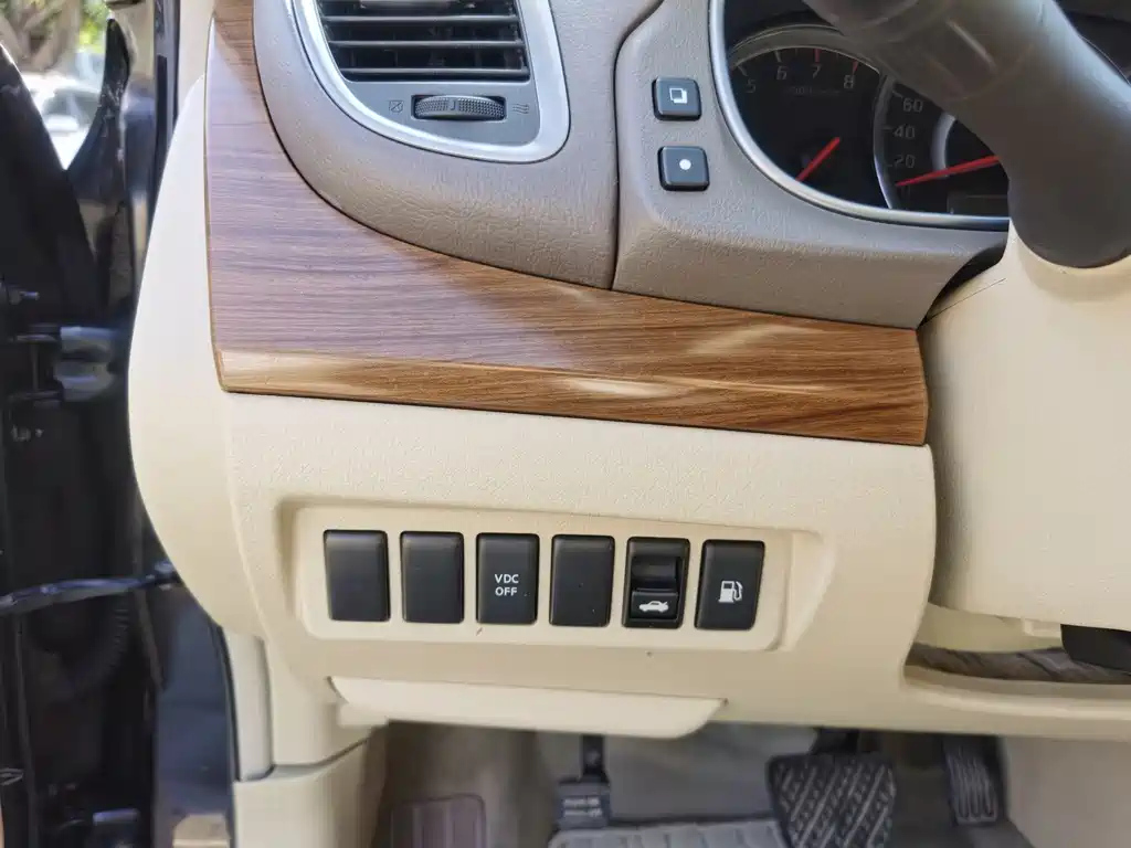 NISSAN TEANA 2011