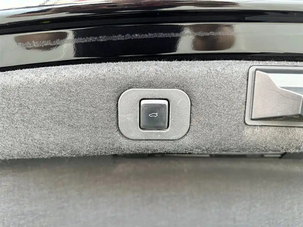 LINCOLN CONTINENTAL 2019