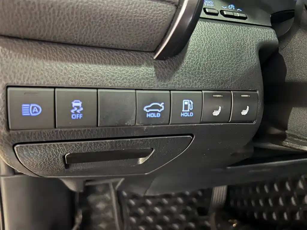 TOYOTA CAMRY 2022