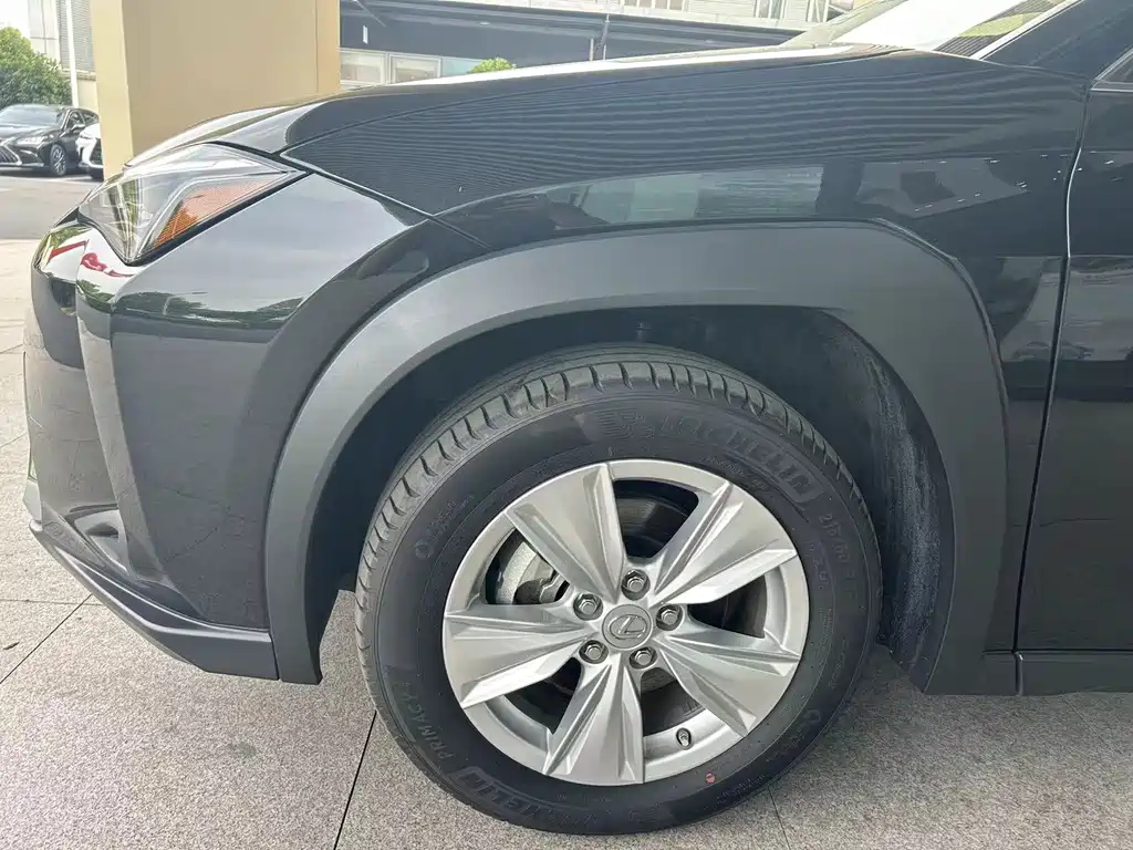 LEXUS UX 2023
