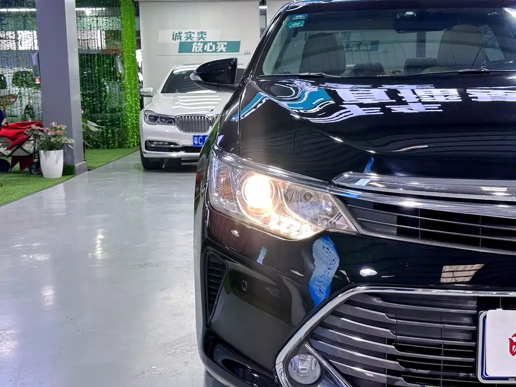 TOYOTA CAMRY 2016