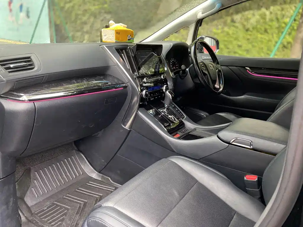 TOYOTA ALPHARD 2018