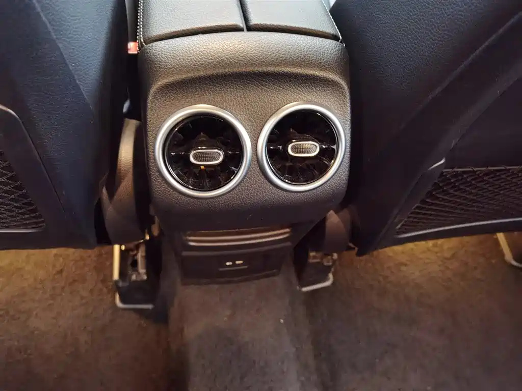 MERCEDES BENZ GLB 2021