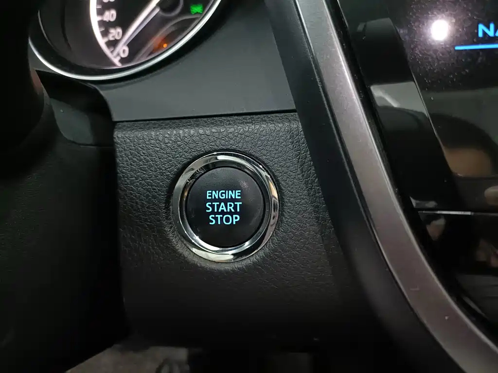 TOYOTA CAMRY 2020
