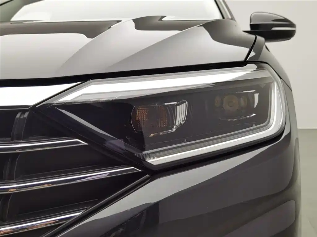VOLKSWAGEN SAGITAR 2021