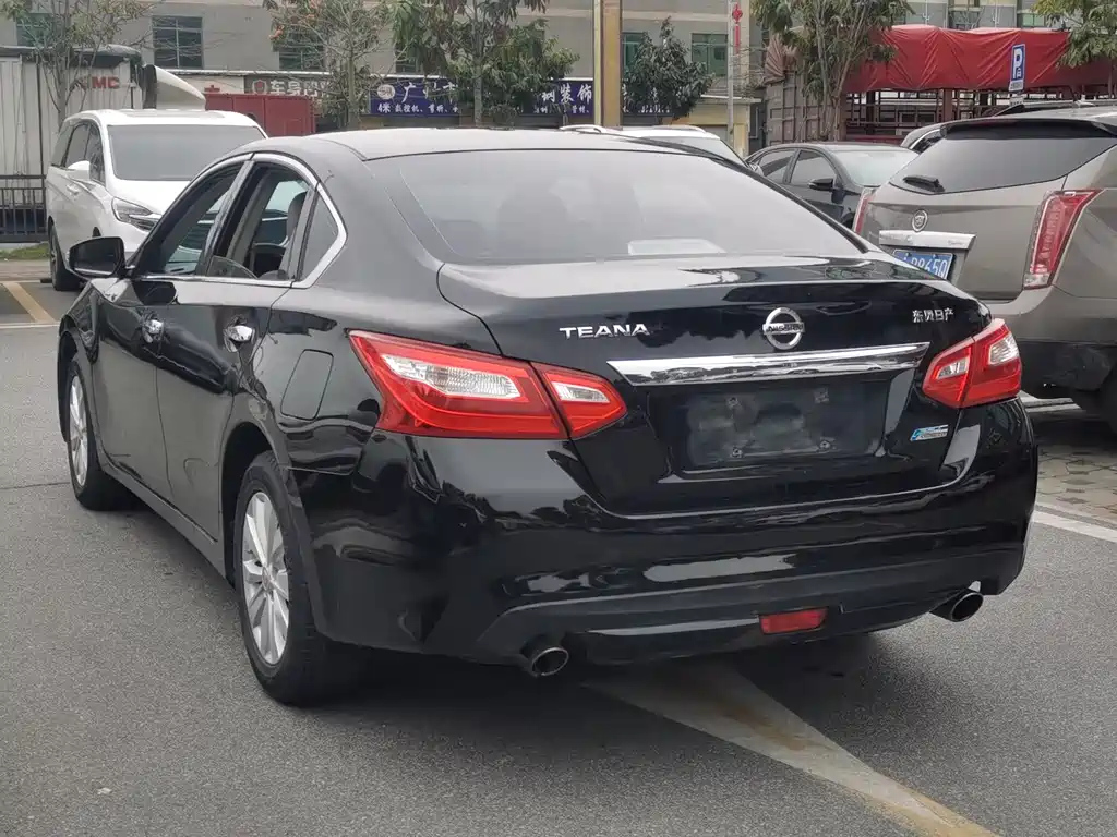 NISSAN TEANA 2017