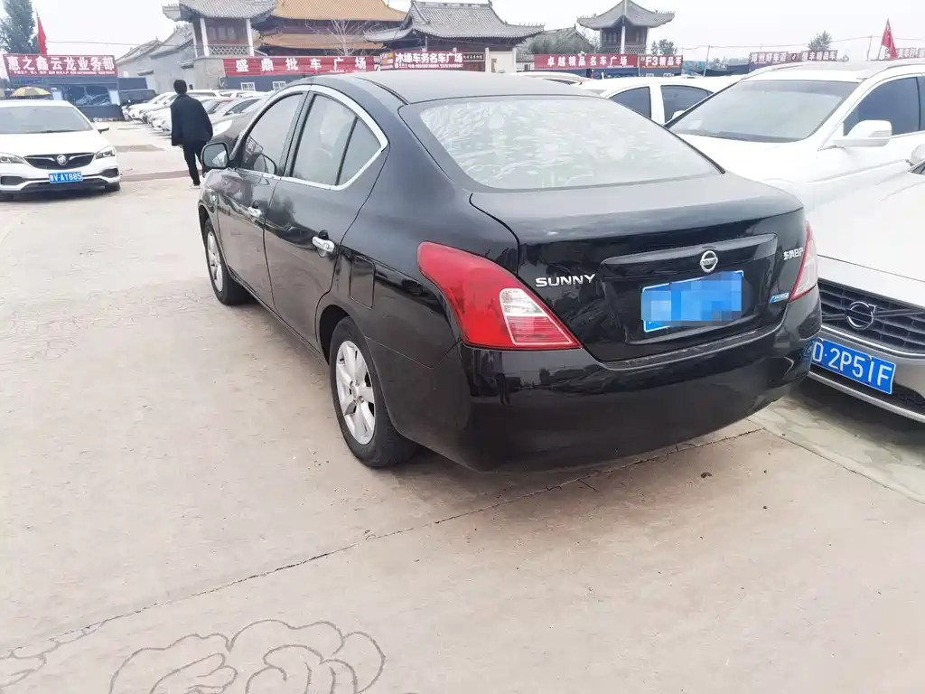 NISSAN SUNNY 2013