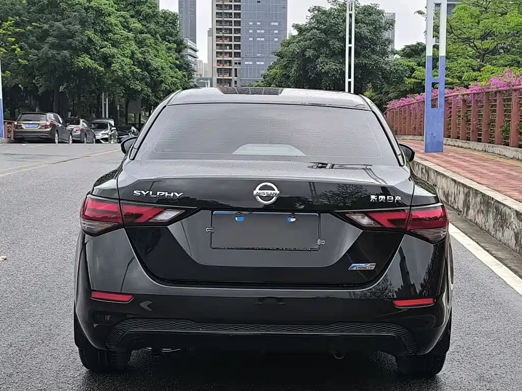 NISSAN SYLPHY 2020