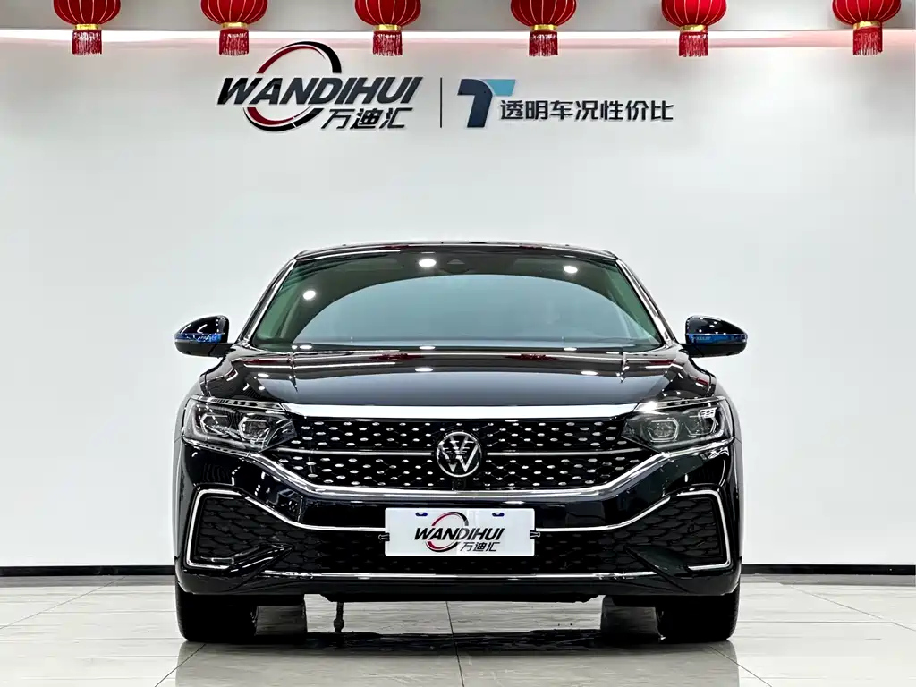 VOLKSWAGEN PASSAT 2023