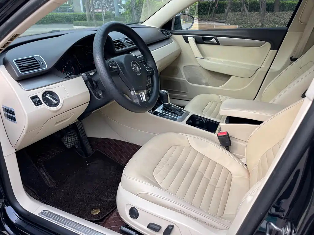 VOLKSWAGEN MAGOTAN 2014
