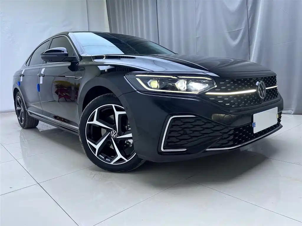 VOLKSWAGEN PASSAT 2021