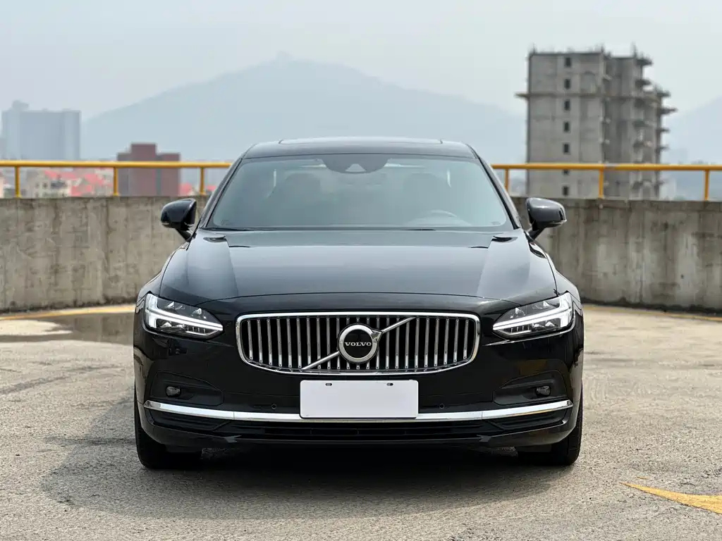VOLVO S90 2021