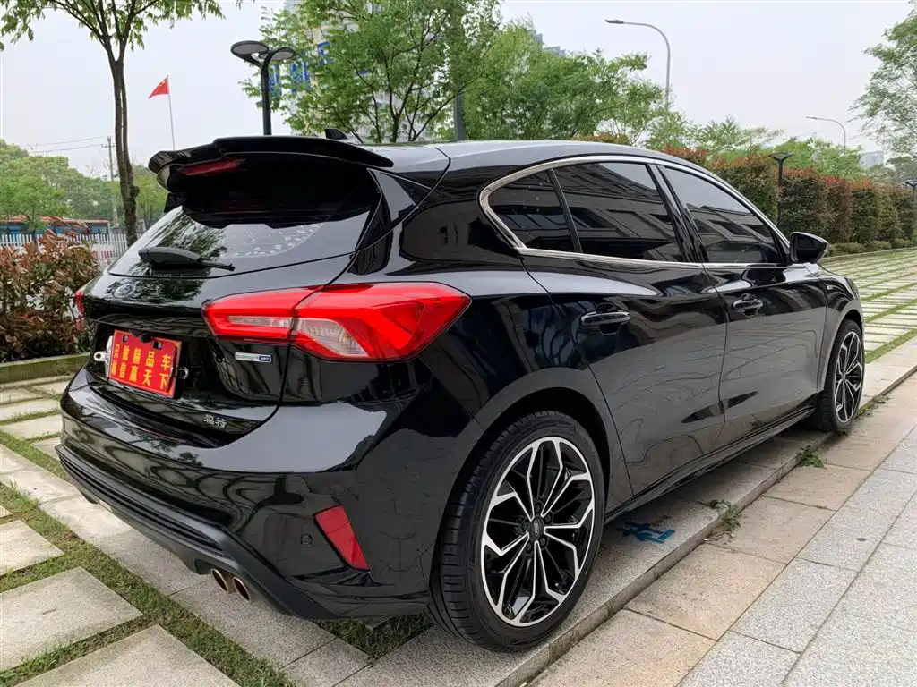 FORD FOCUS 2021