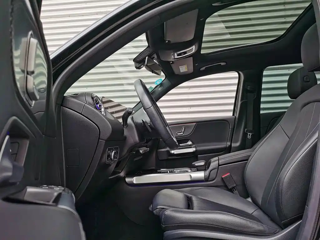 MERCEDES BENZ GLB 2020