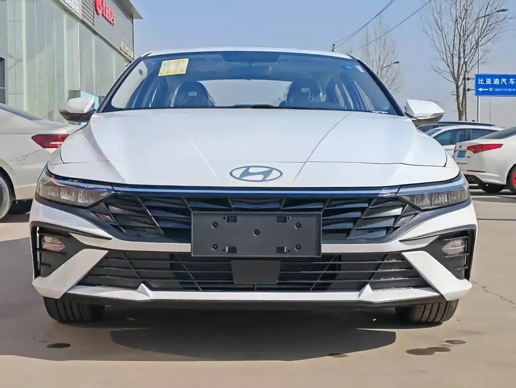 HYUNDAI ELANTRA 2023