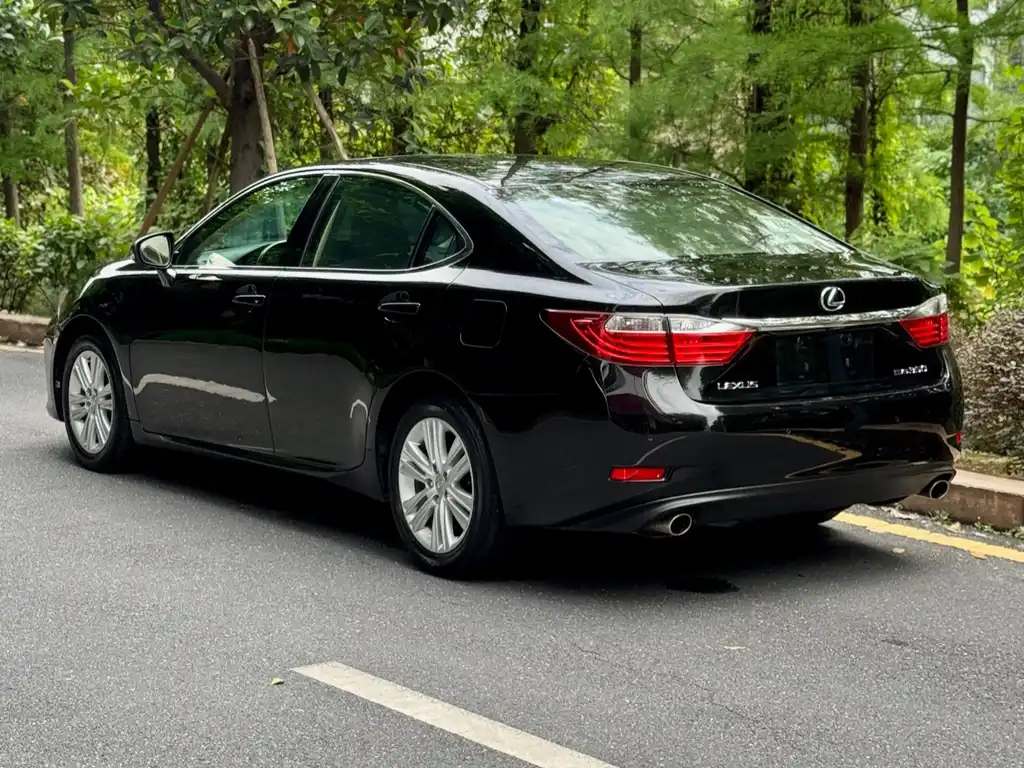 LEXUS ES 2013
