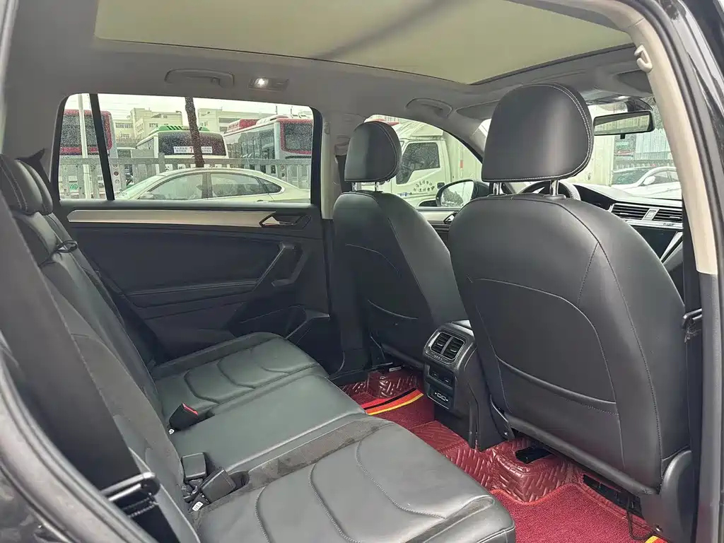 VOLKSWAGEN TIGUAN L 2021