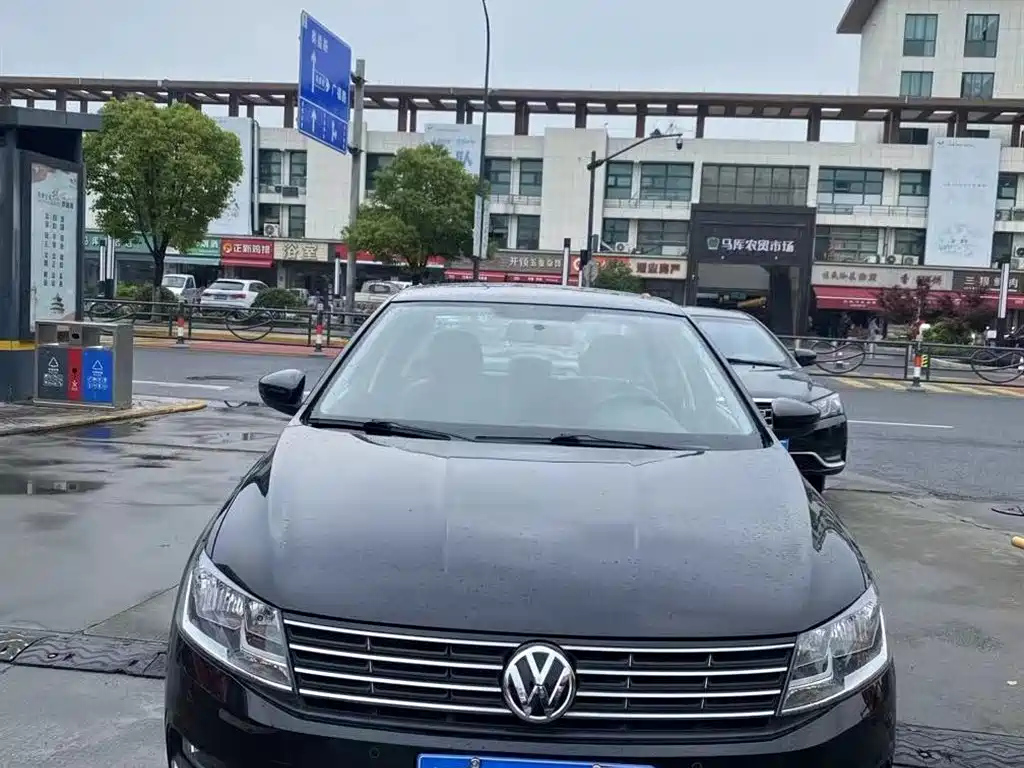 VOLKSWAGEN LAVIDA 2018