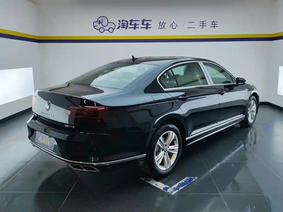 VOLKSWAGEN MAGOTAN 2023