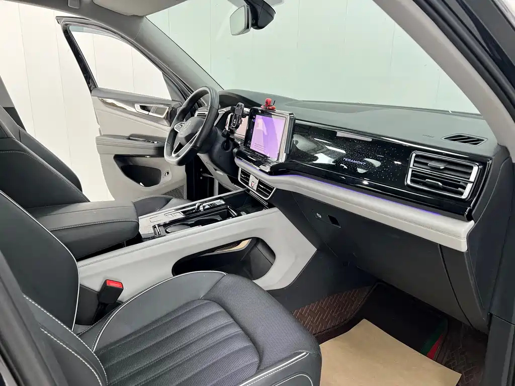 VOLKSWAGEN TOURAN 2022