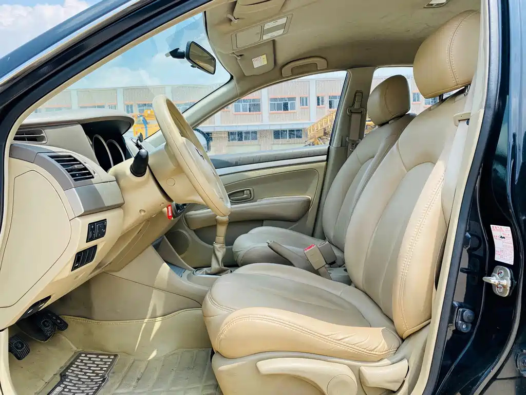 NISSAN SYLPHY 2014