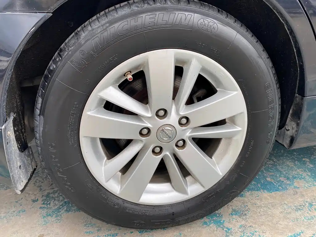 NISSAN TEANA 2011