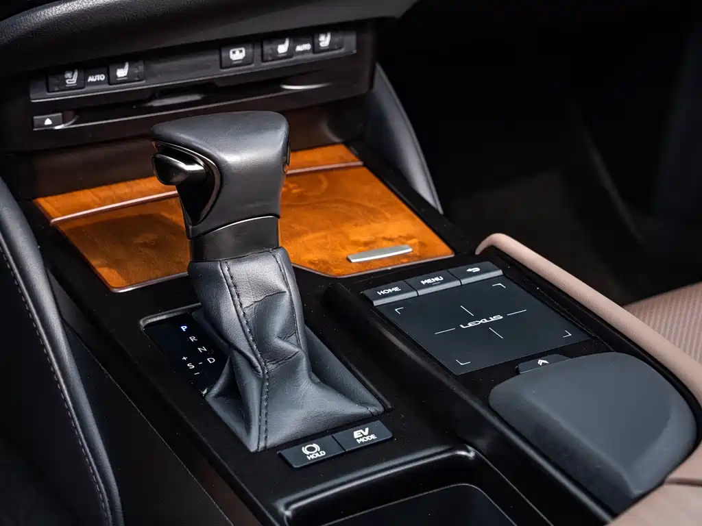 LEXUS ES 2021