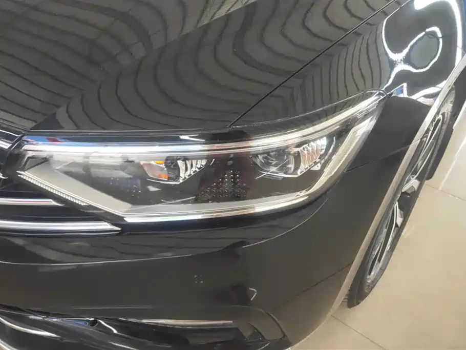 VOLKSWAGEN MAGOTAN 2020