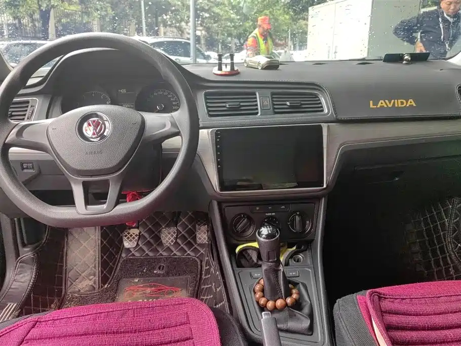 VOLKSWAGEN LAVIDA 2016