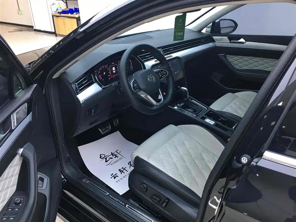 VOLKSWAGEN MAGOTAN 2022
