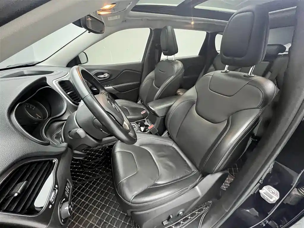 JEEP CHEROKEE 2019