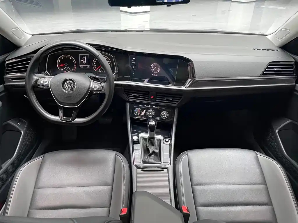 VOLKSWAGEN SAGITAR 2021