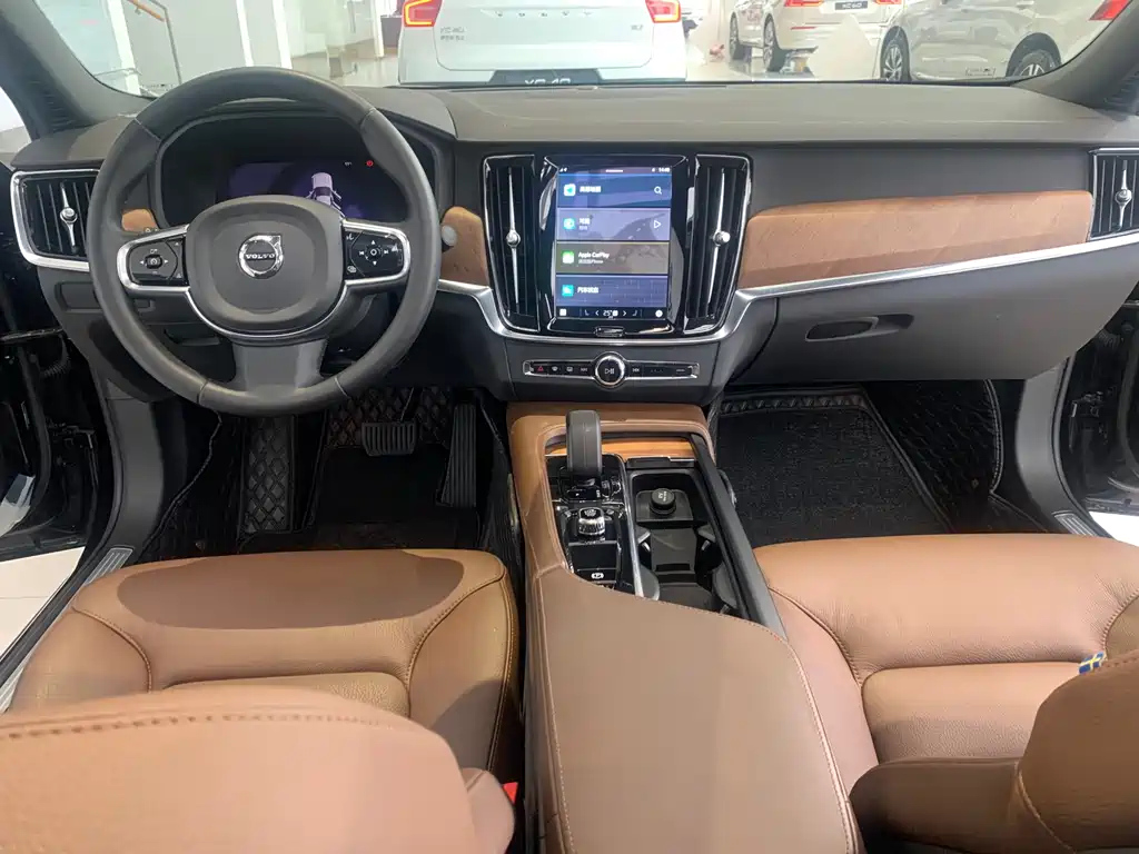 VOLVO S90 2022