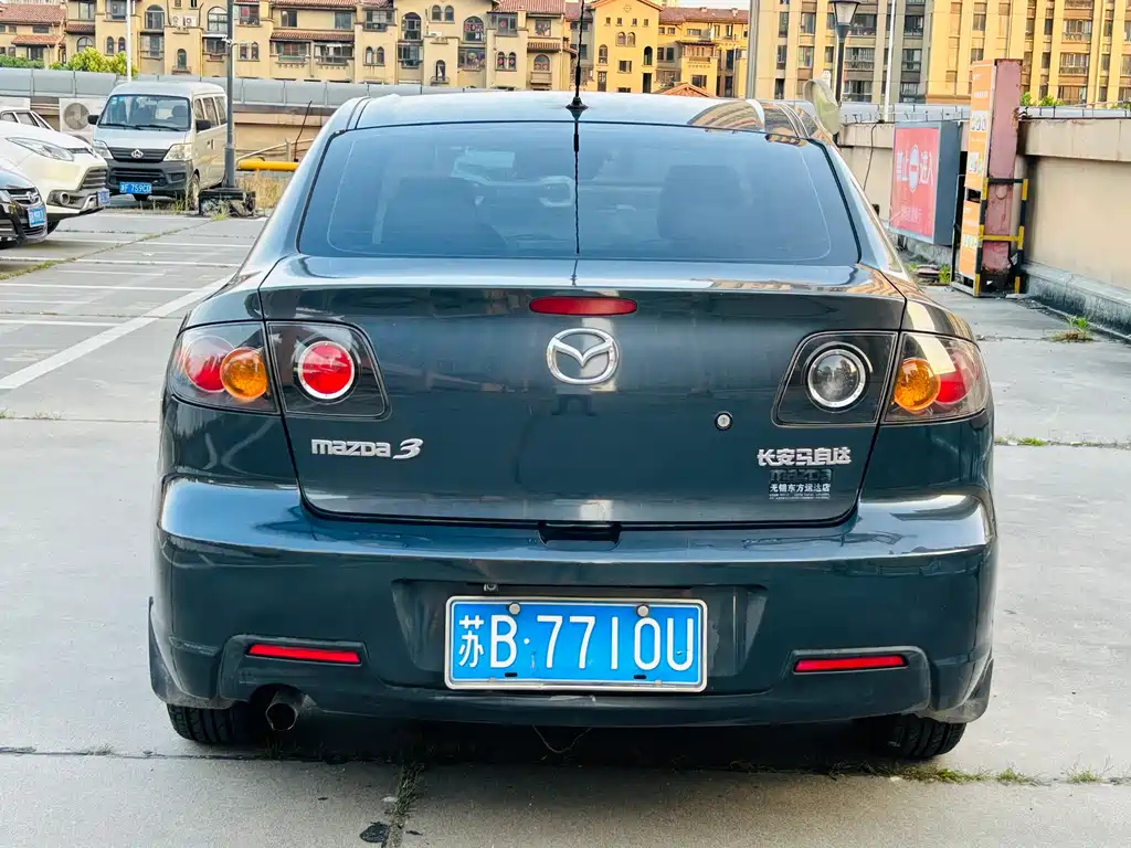 MAZDA 3 2012