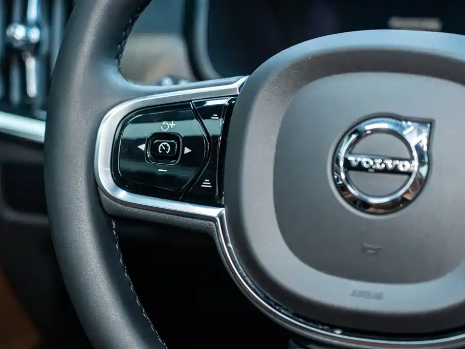 VOLVO S90 2024