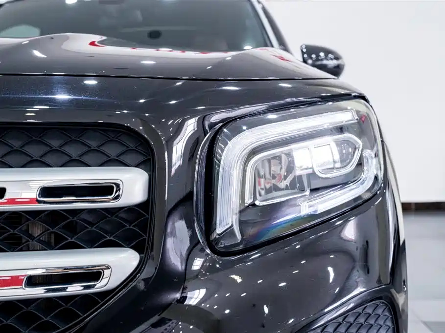MERCEDES BENZ GLB 2021